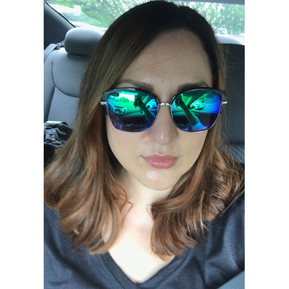 Meet your Posher, Valona